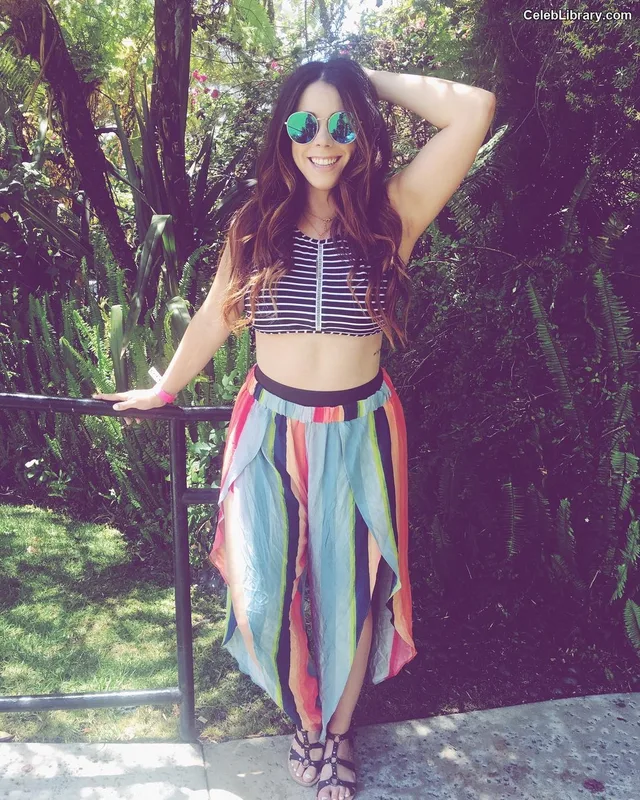 Jillian Rose Reed photo 13 of 240