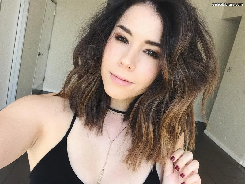 Jillian Rose Reed photo 23 of 240