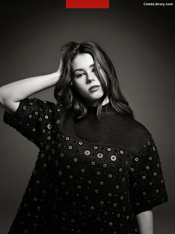 Jillian Rose Reed photo 3 of 240