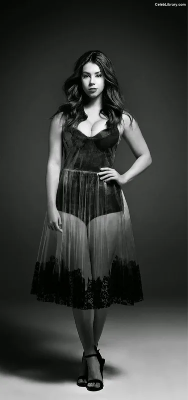 Jillian Rose Reed photo 4 of 240