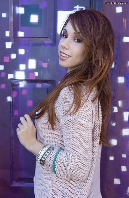 Jillian Rose Reed photo 7 of 240