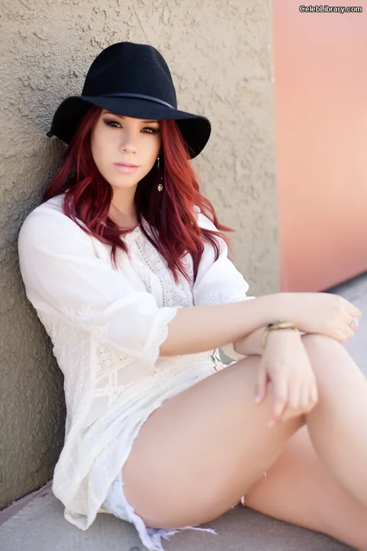 Jillian Rose Reed photo 4 of 240