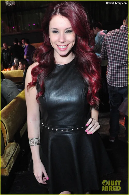Jillian Rose Reed photo 5 of 240
