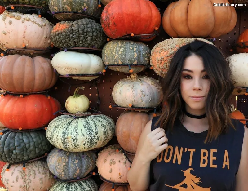 Jillian Rose Reed photo 12 of 240