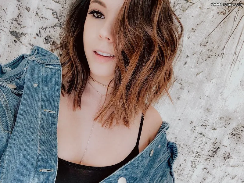 Jillian Rose Reed photo 19 of 240