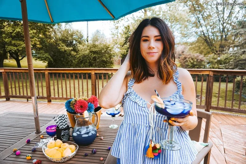 Jillian Rose Reed photo 3 of 240