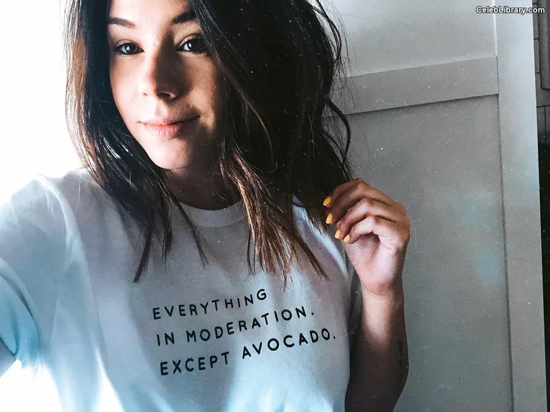 Jillian Rose Reed photo 6 of 240