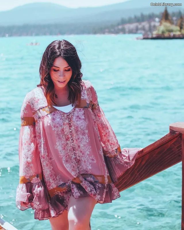 Jillian Rose Reed photo 15 of 240