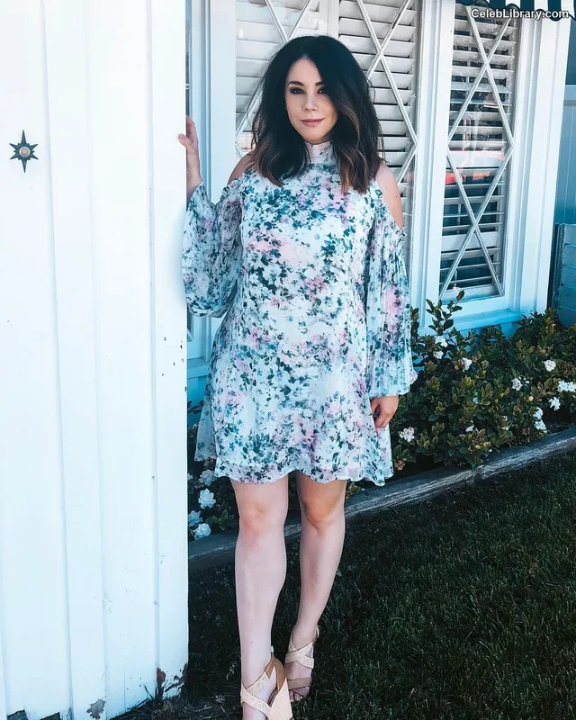 Jillian Rose Reed photo 16 of 240