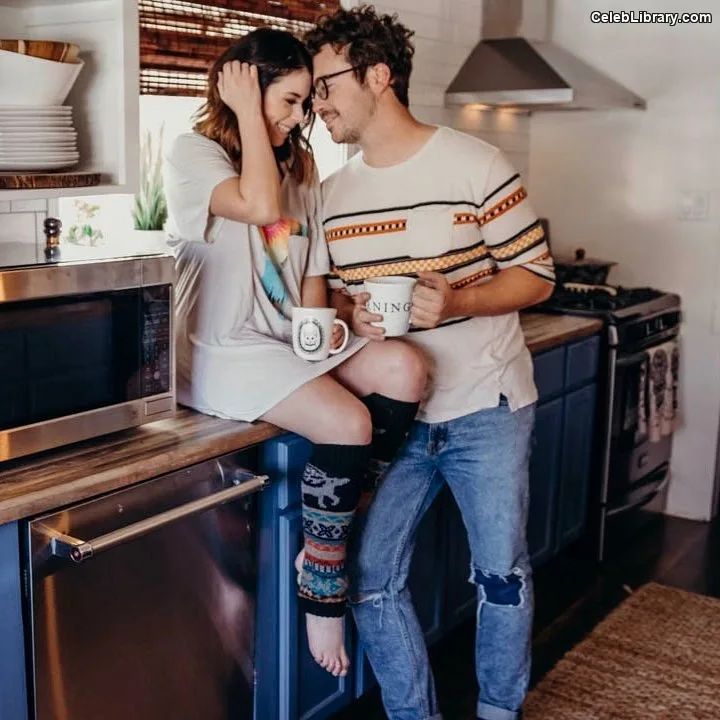 Jillian Rose Reed photo 16 of 240