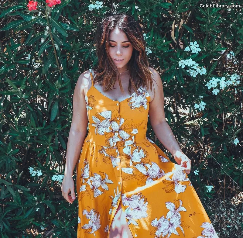 Jillian Rose Reed photo 17 of 240