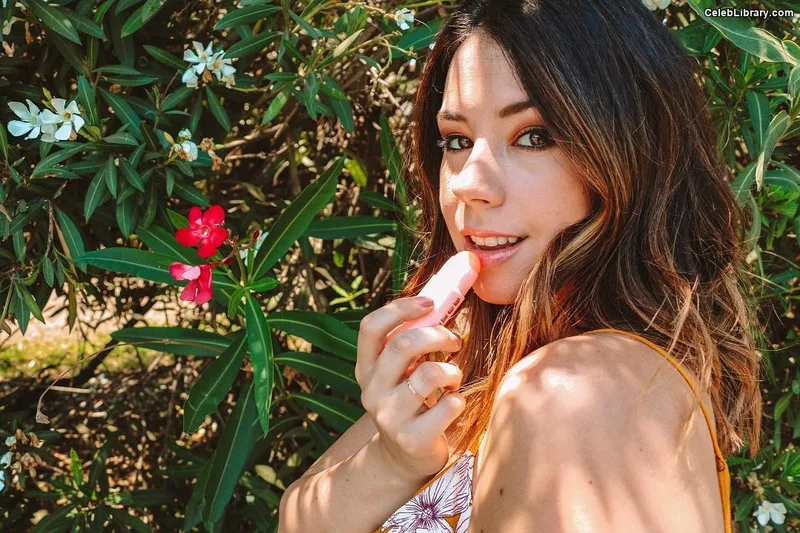 Jillian Rose Reed photo 19 of 240