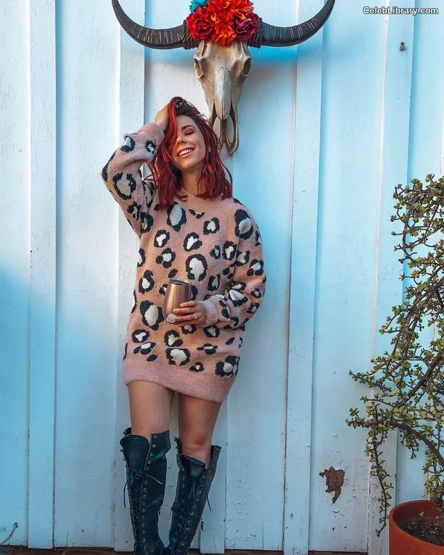 Jillian Rose Reed photo 6 of 240