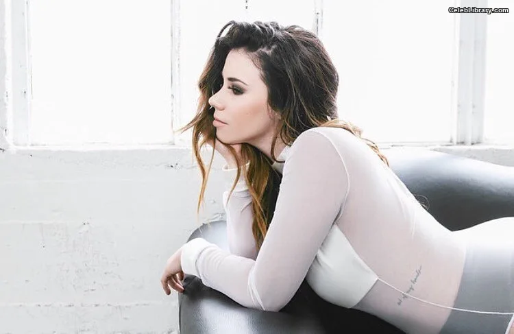 Jillian Rose Reed photo 10 of 240