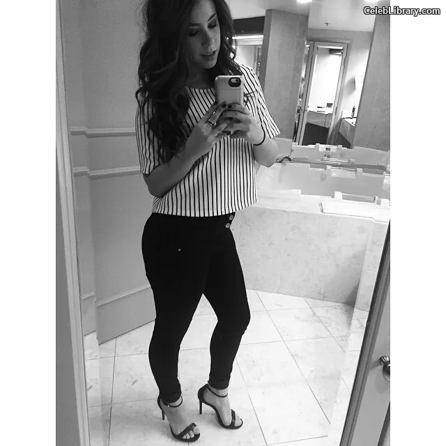 Jillian Rose Reed photo 23 of 240