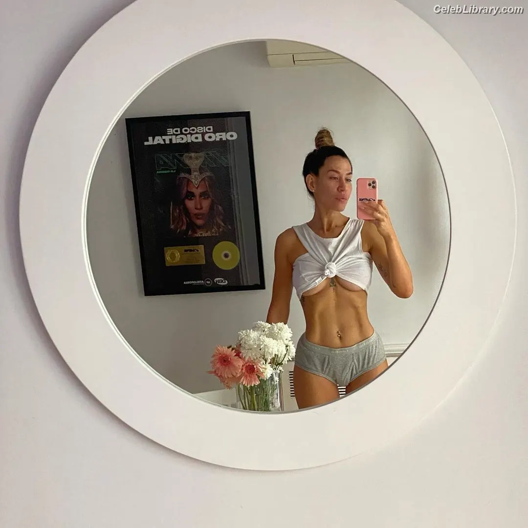 Jimena Baron photo 4 of 1274