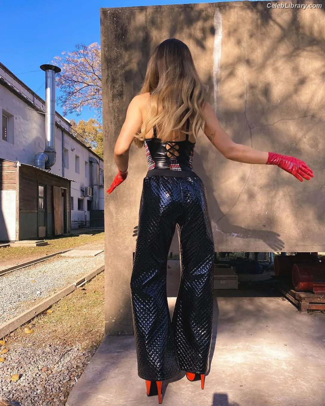 Jimena Baron photo 7 of 1274