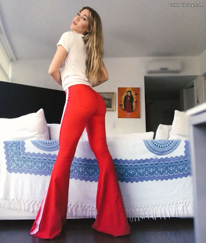 Jimena Baron photo 6 of 1275