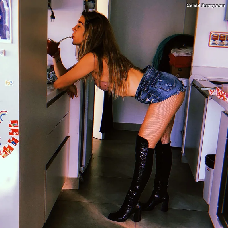 Jimena Baron photo 15 of 1275