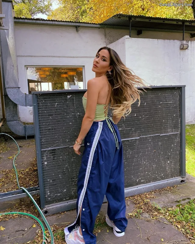 Jimena Baron photo 14 of 1275