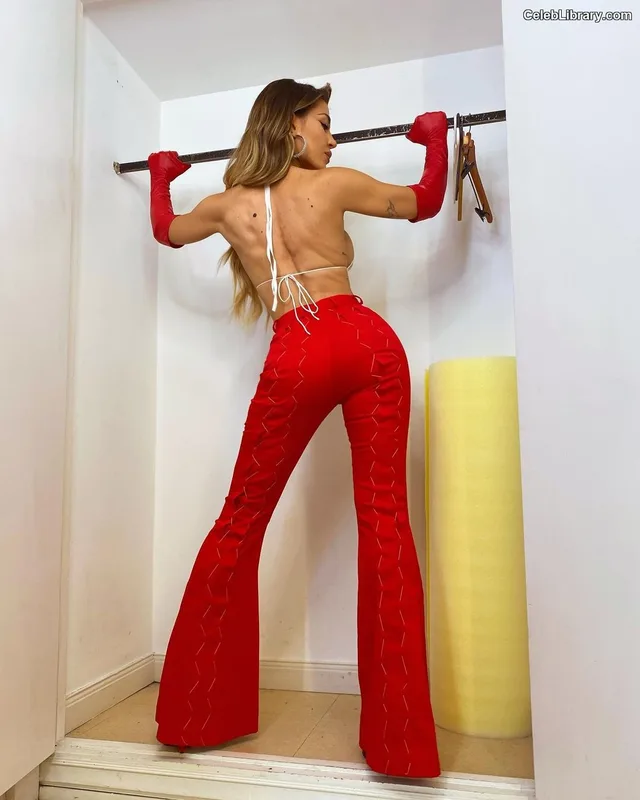 Jimena Baron photo 16 of 1275