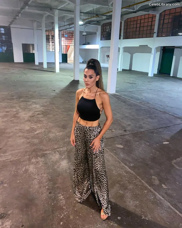 Jimena Baron photo 19 of 1275