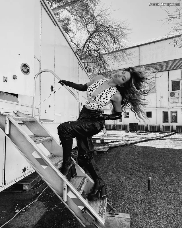 Jimena Baron photo 10 of 1275