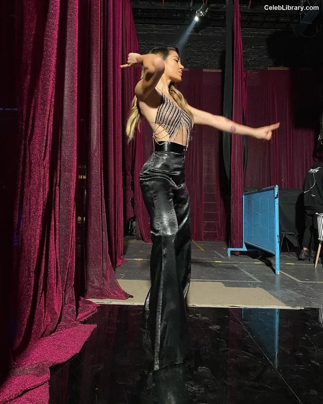 Jimena Baron photo 8 of 1275