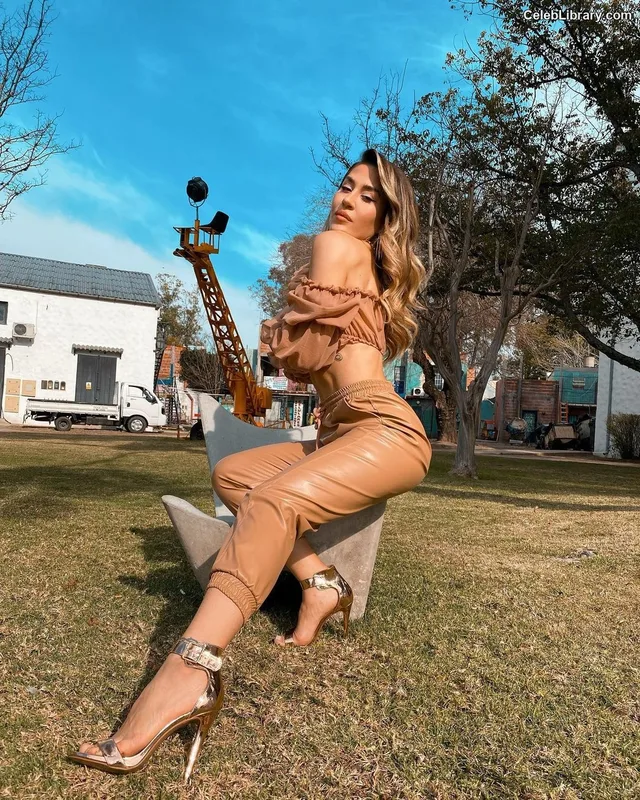 Jimena Baron photo 6 of 1275