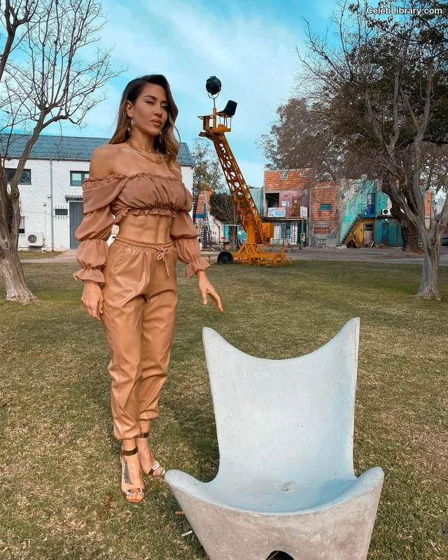 Jimena Baron photo 9 of 1275