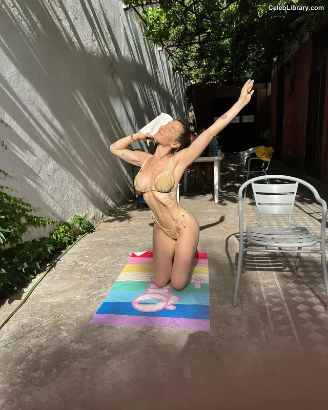 Jimena Baron photo 14 of 1275