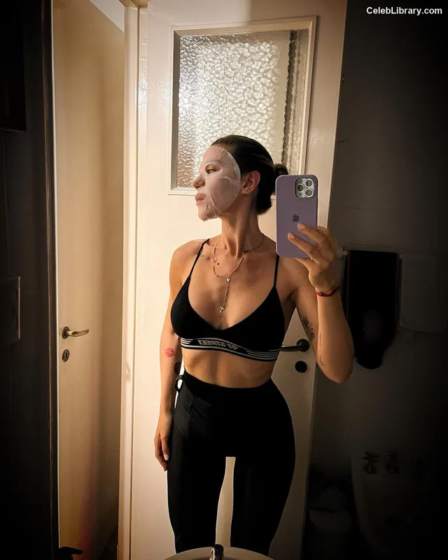 Jimena Baron photo 9 of 1275