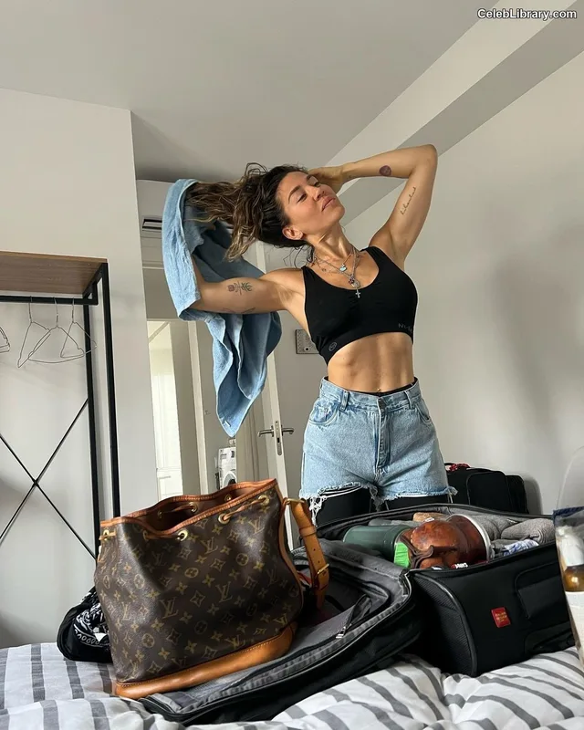 Jimena Baron photo 9 of 1275