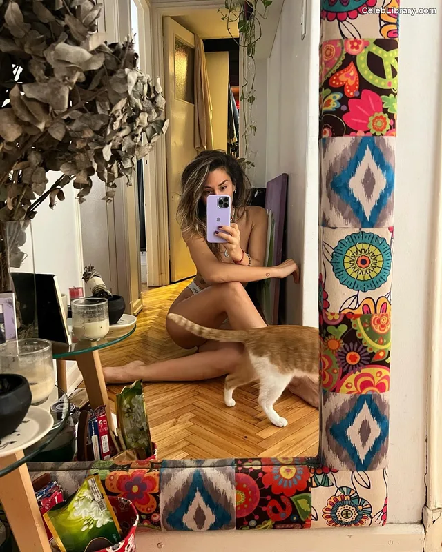 Jimena Baron photo 13 of 1275