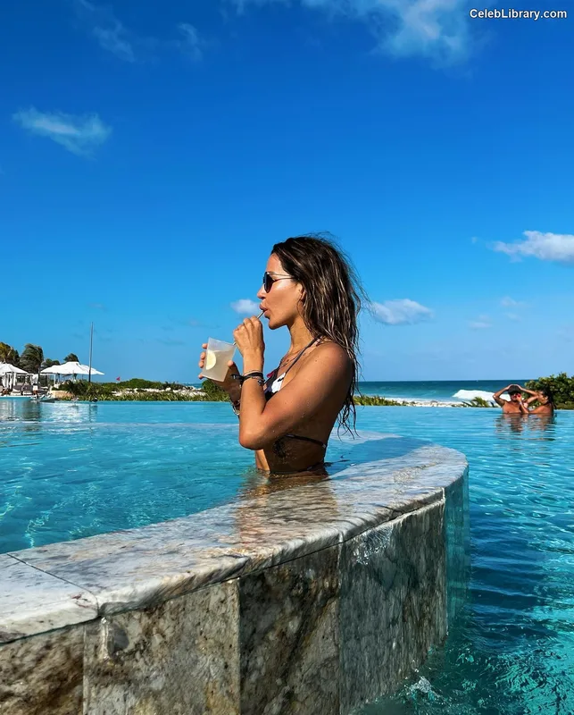 Jimena Baron photo 5 of 1275