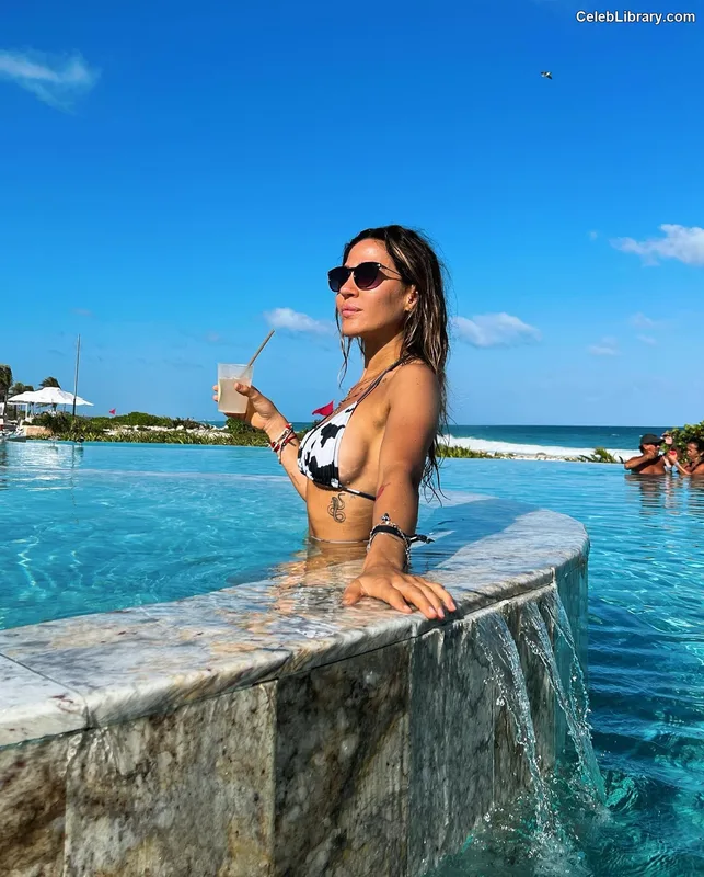 Jimena Baron photo 6 of 1275