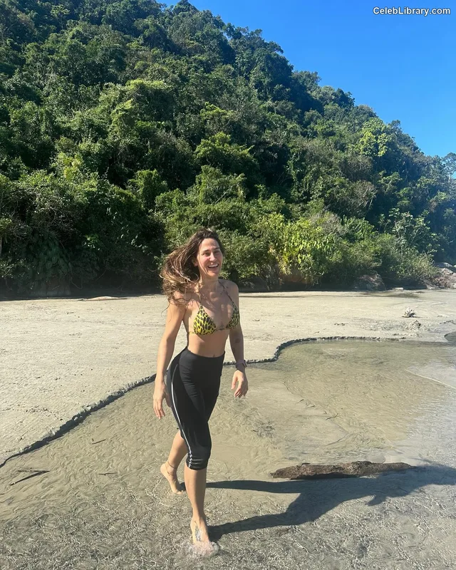 Jimena Baron photo 3 of 1275