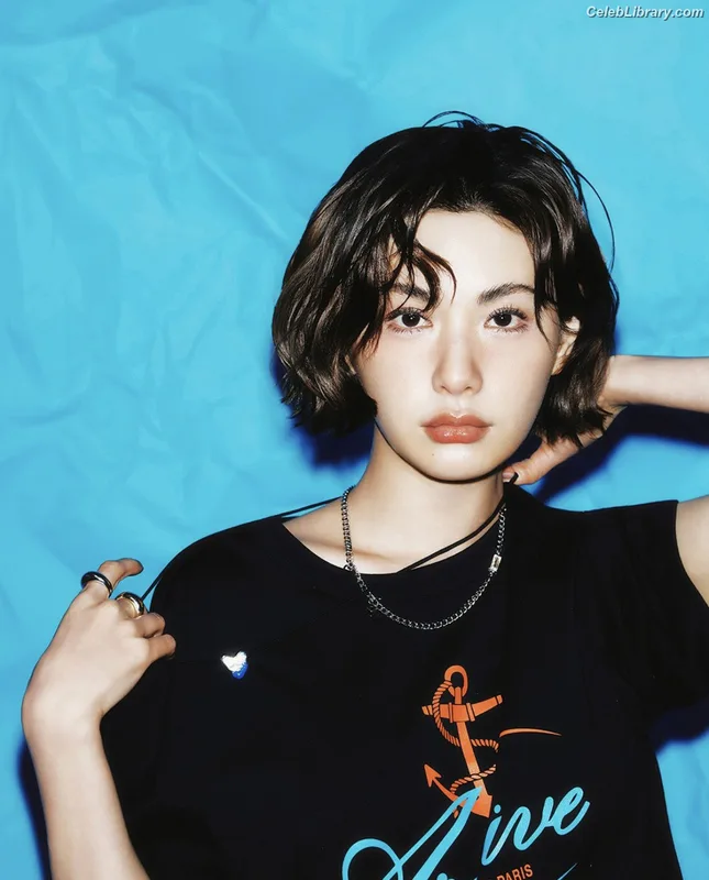 Jin Nana photo 1 of 136