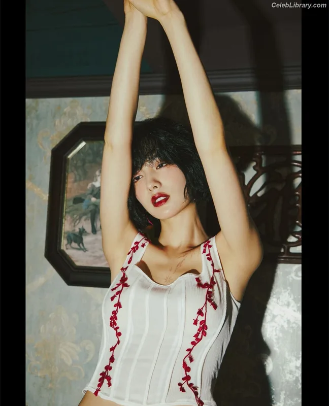 Jin Nana photo 17 of 136