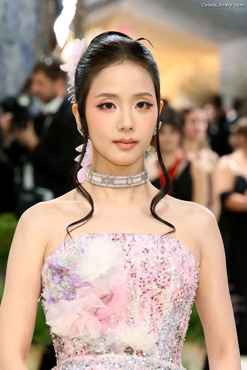 Jisoo  - BLΛƆKPIИK ( BLACKPINK ) photo 21 of 2451