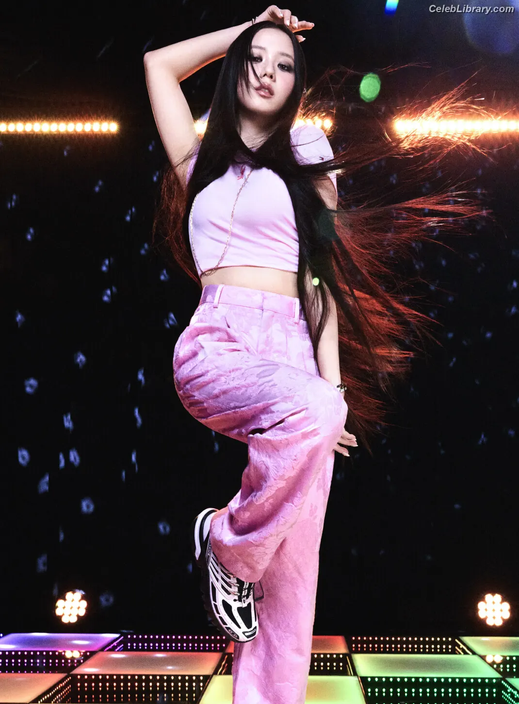 Jisoo  - BLΛƆKPIИK ( BLACKPINK ) photo 18 of 2451