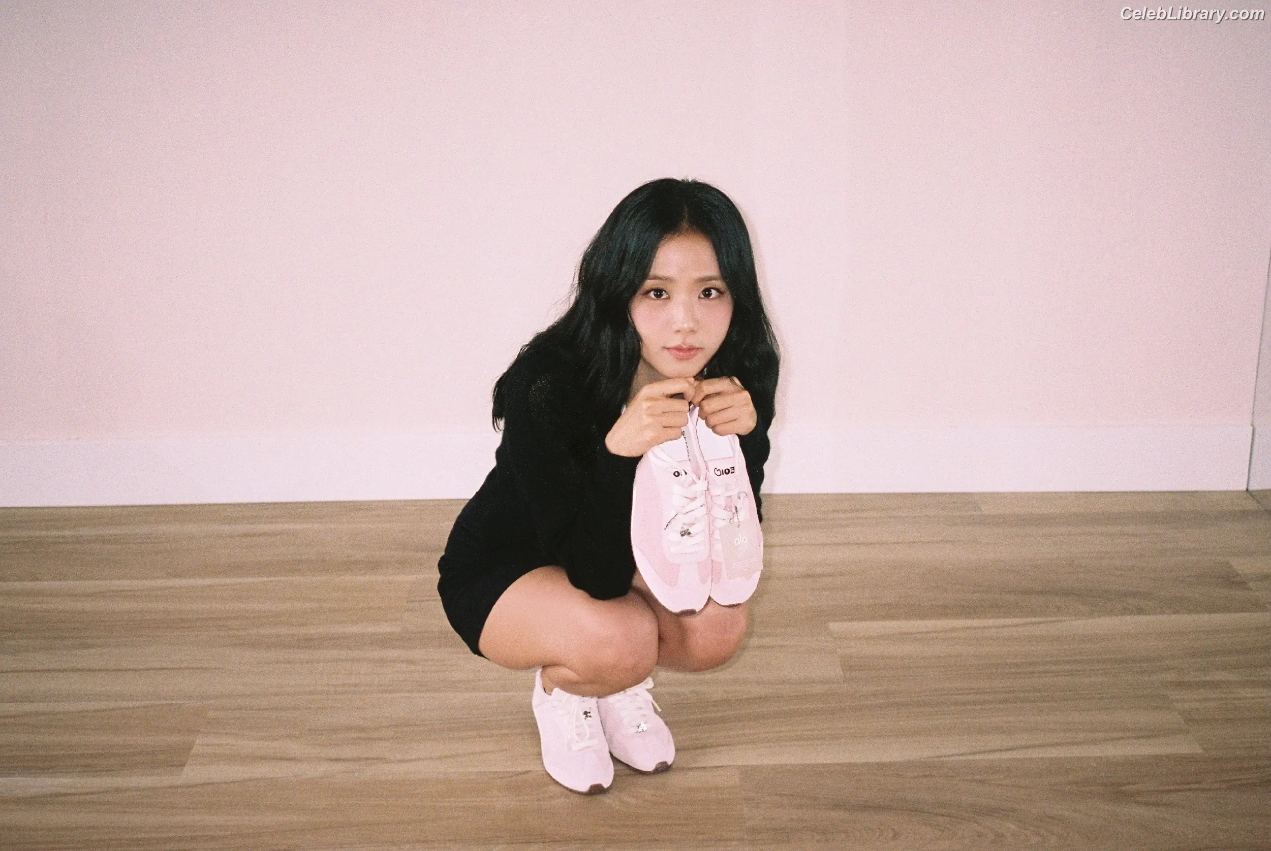 Jisoo  - BLΛƆKPIИK ( BLACKPINK ) photo 10 of 2451