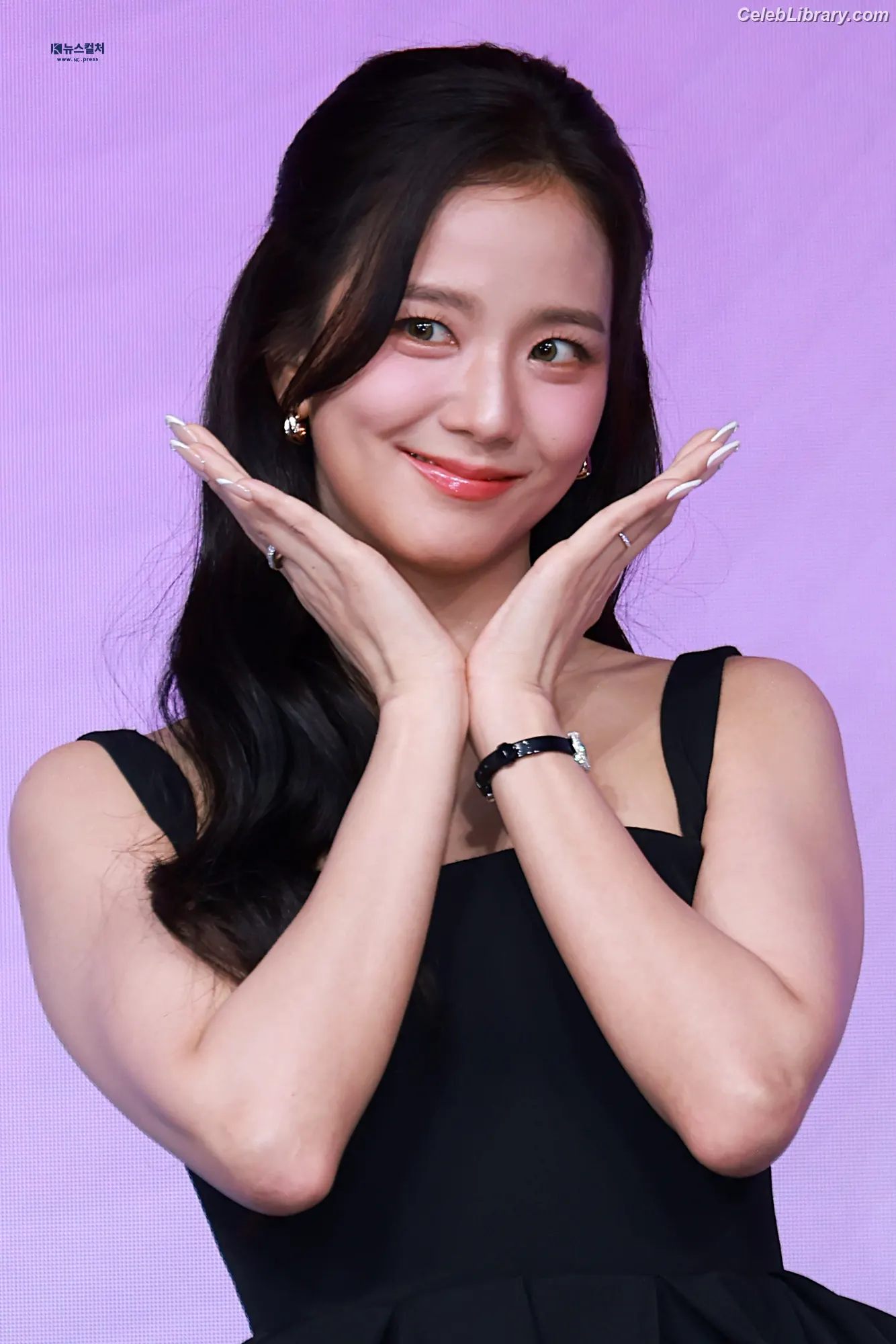 Jisoo - BLΛƆKPIИK ( BLACKPINK ) photo 2 of 2451