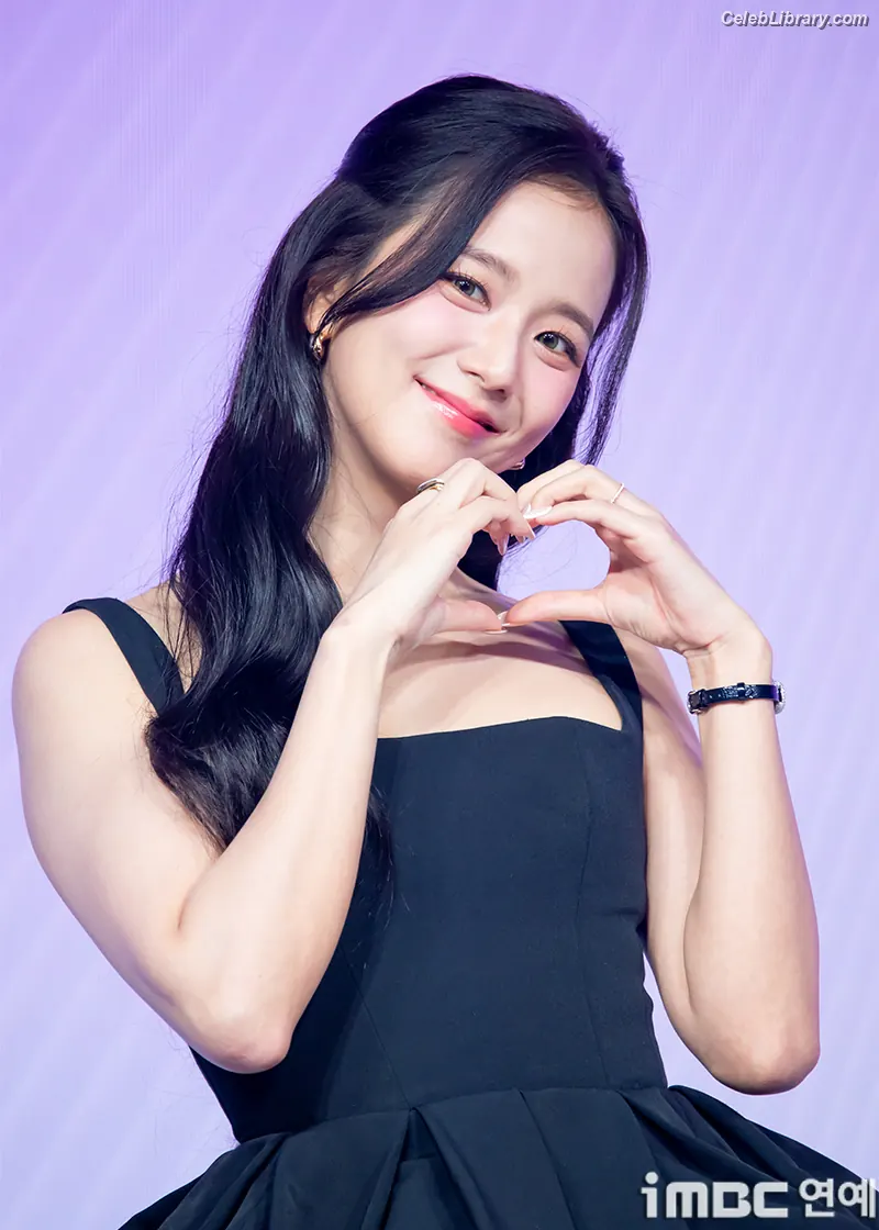 Jisoo - BLΛƆKPIИK ( BLACKPINK ) photo 10 of 2451