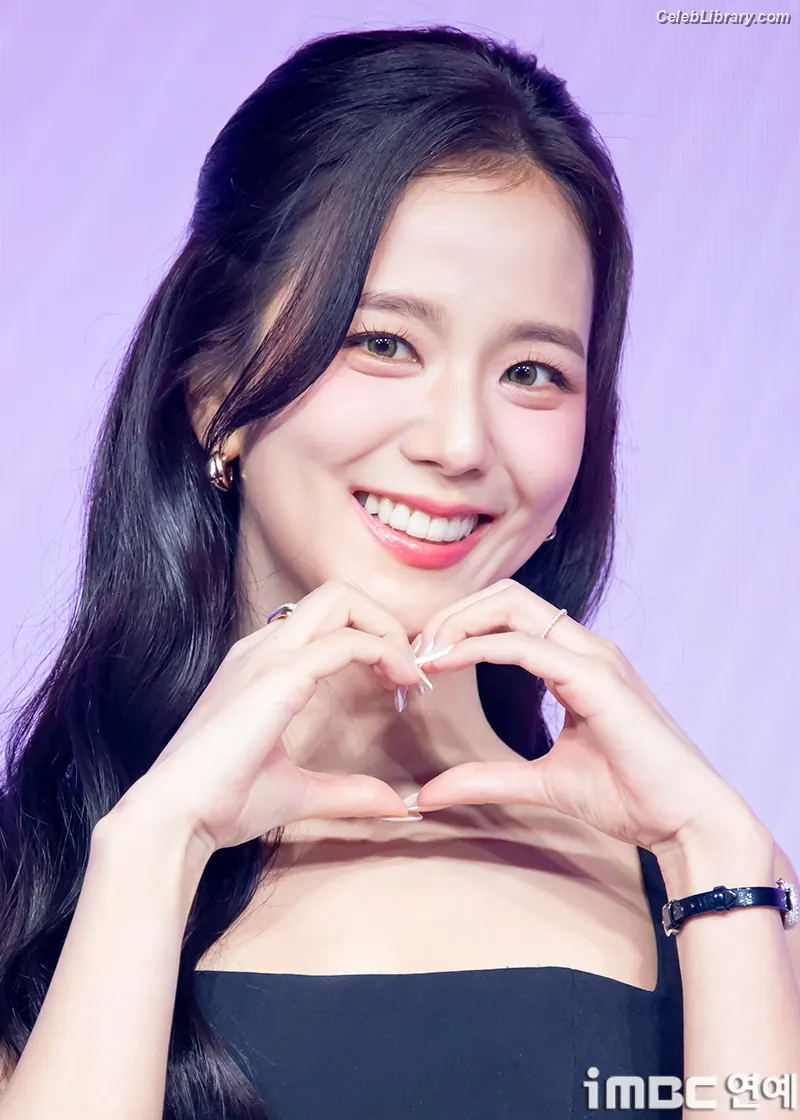 Jisoo - BLΛƆKPIИK ( BLACKPINK ) photo 11 of 2451