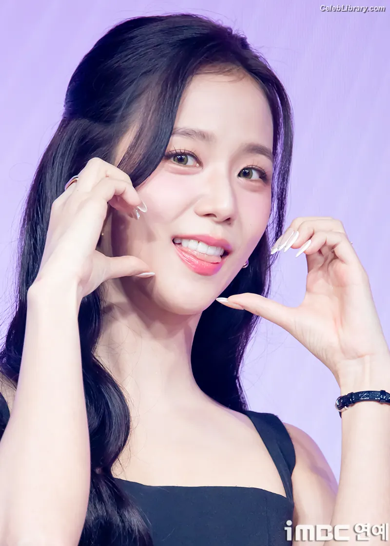 Jisoo - BLΛƆKPIИK ( BLACKPINK ) photo 23 of 2451