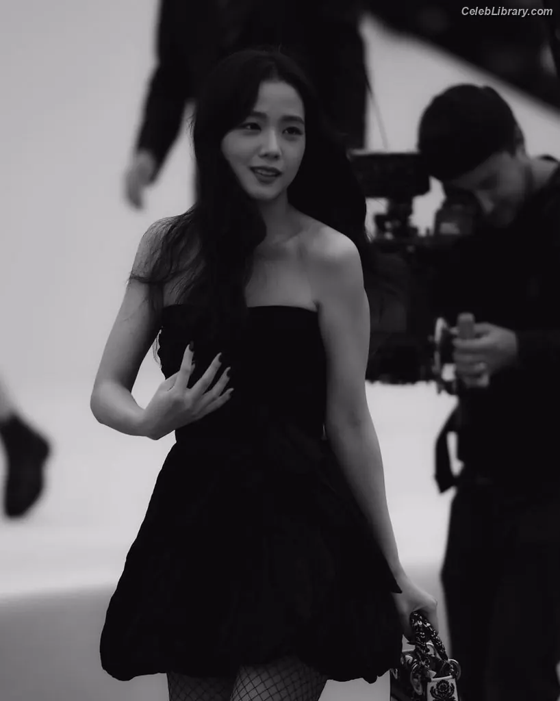 Jisoo - BLΛƆKPIИK ( BLACKPINK ) photo 22 of 2451