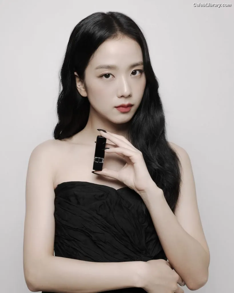 Jisoo  - BLΛƆKPIИK ( BLACKPINK ) photo 9 of 2451