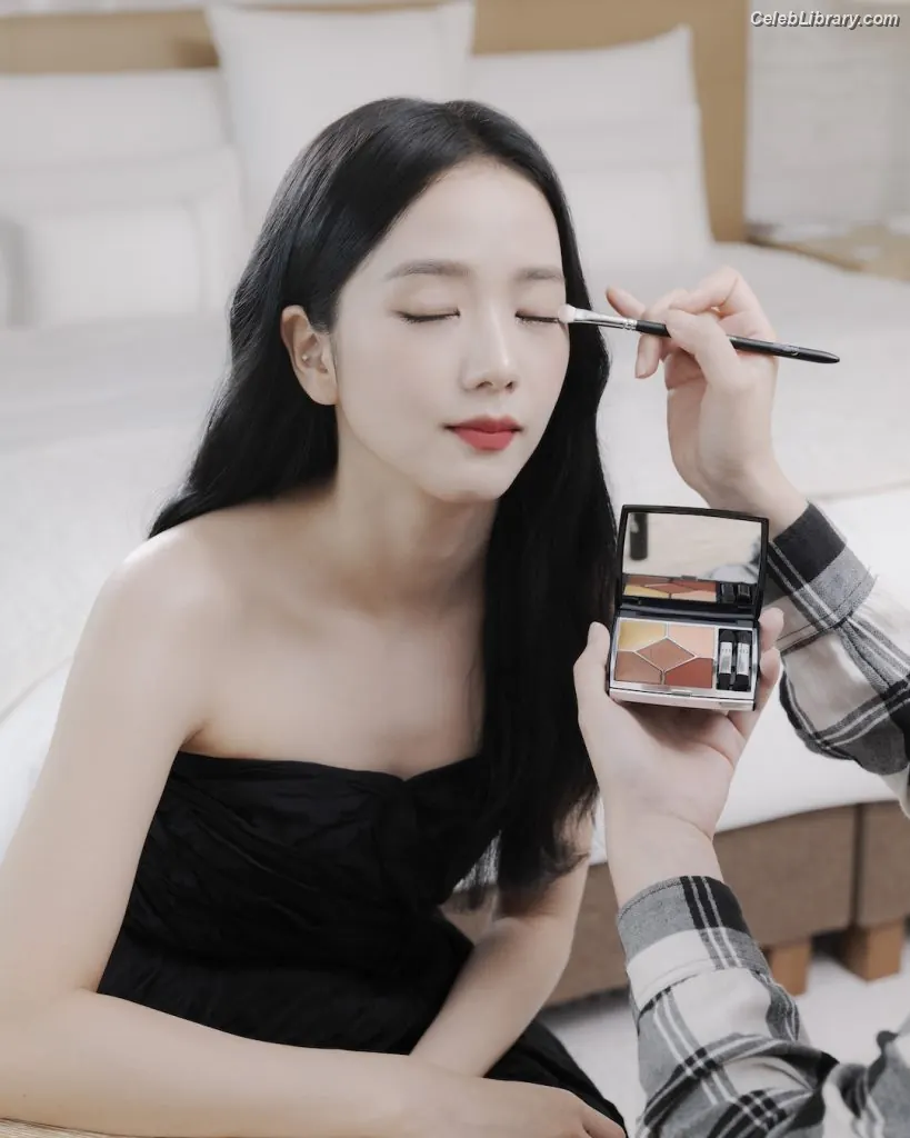 Jisoo  - BLΛƆKPIИK ( BLACKPINK ) photo 11 of 2451