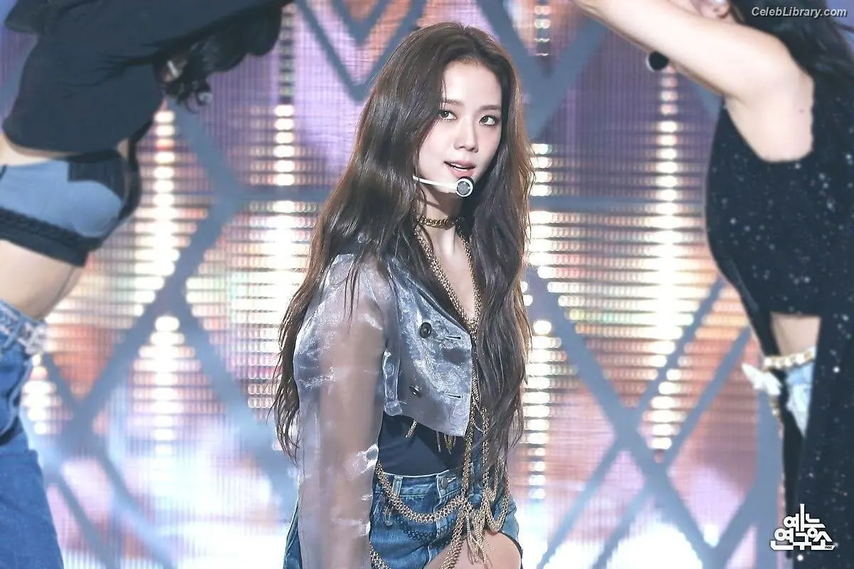 Jisoo  - BLΛƆKPIИK ( BLACKPINK ) photo 13 of 2451